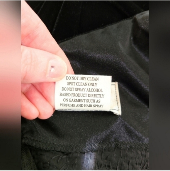 Vintage Stenay Black Velvet & Beaded Evening Dress - Picture 8 of 8